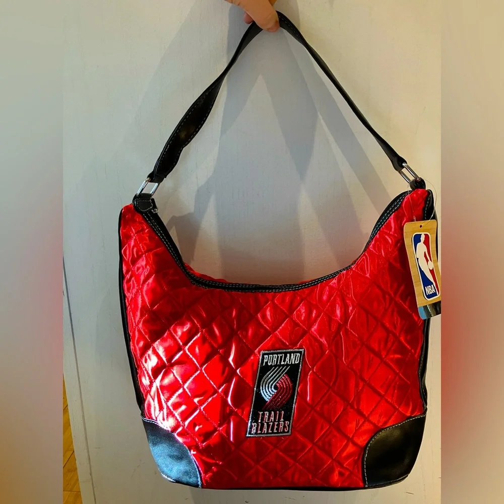 NWT, NBA Portland Trailblazers quilted hobo bag - Picture 1 of 3